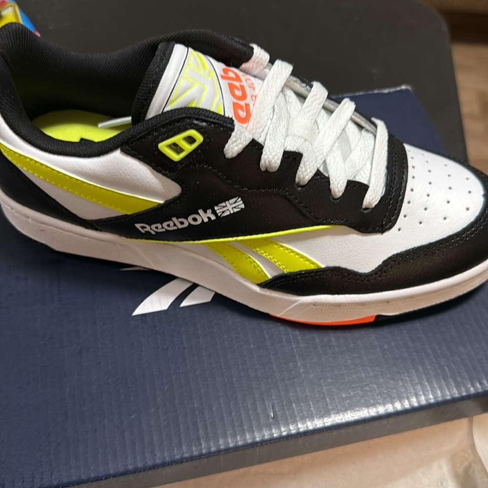 Reebok Unisex Adult BB 4000 II Basketball Shoe| size 5.5 men/size 7 women - Picture 10 of 15